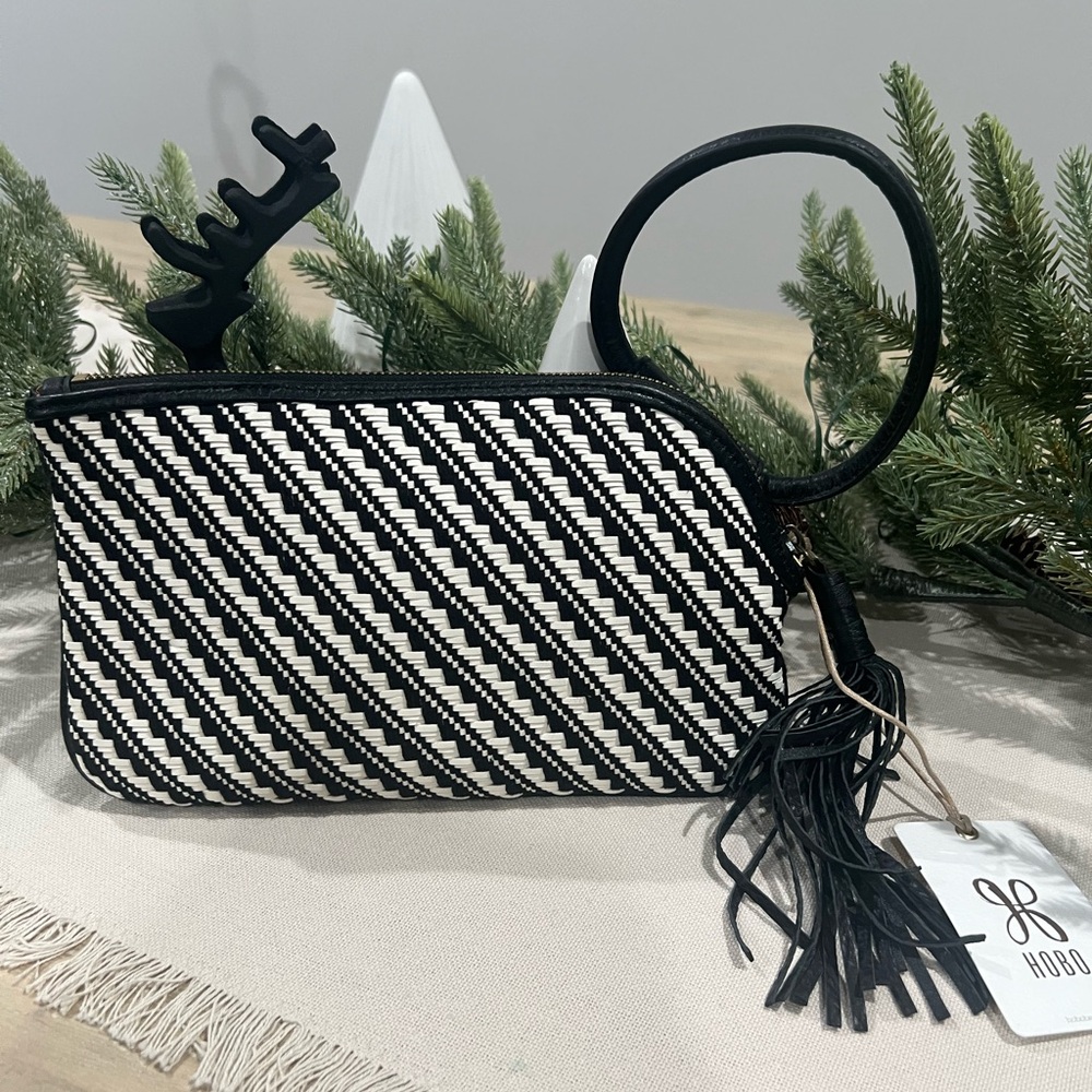 NWT Hobo Sable Black and White Weave Wristlet - Picture 6 of 9